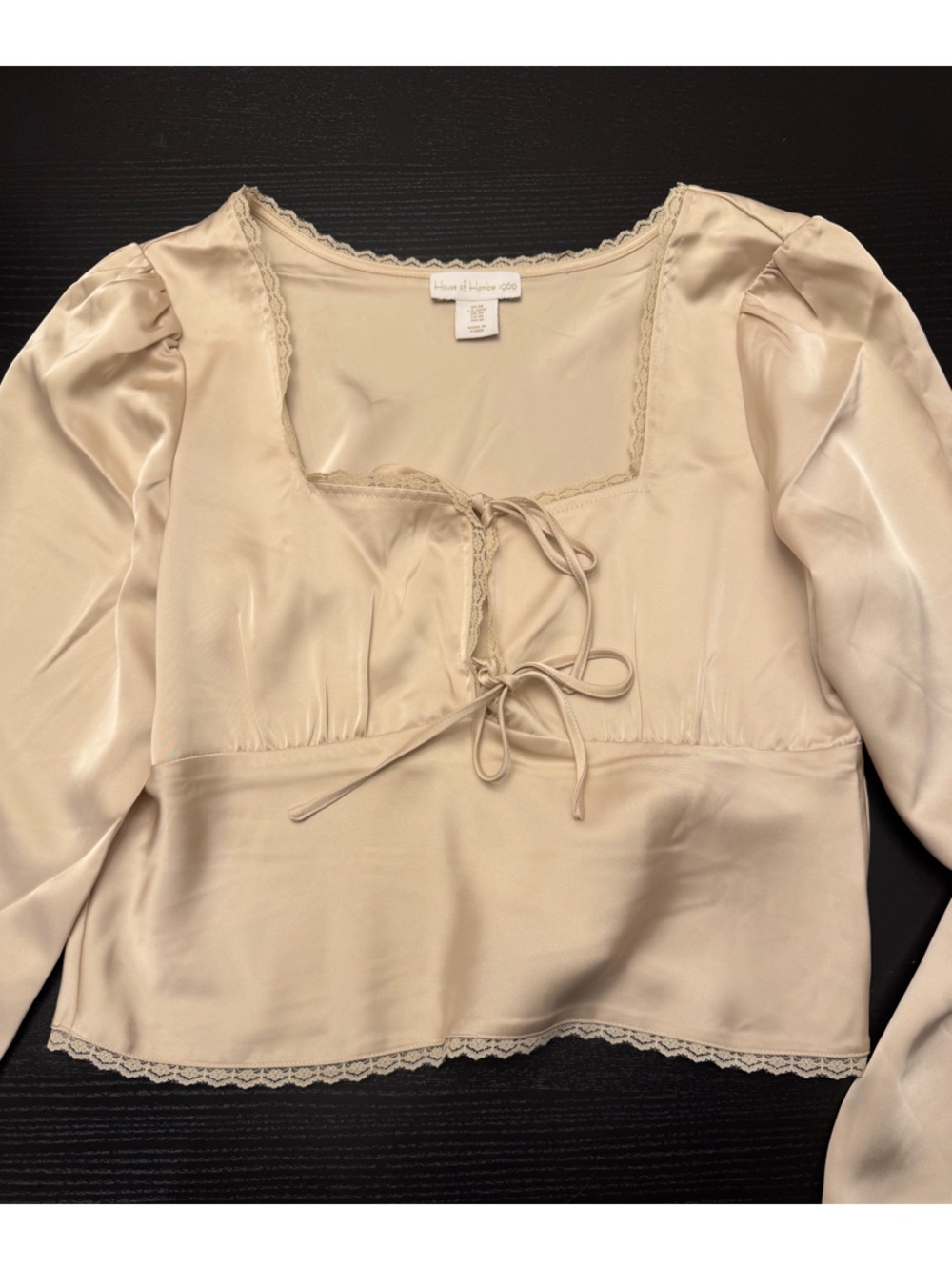 House of Harlow 1960 Cream Lace-Trim Silk-Feel Chemise Top